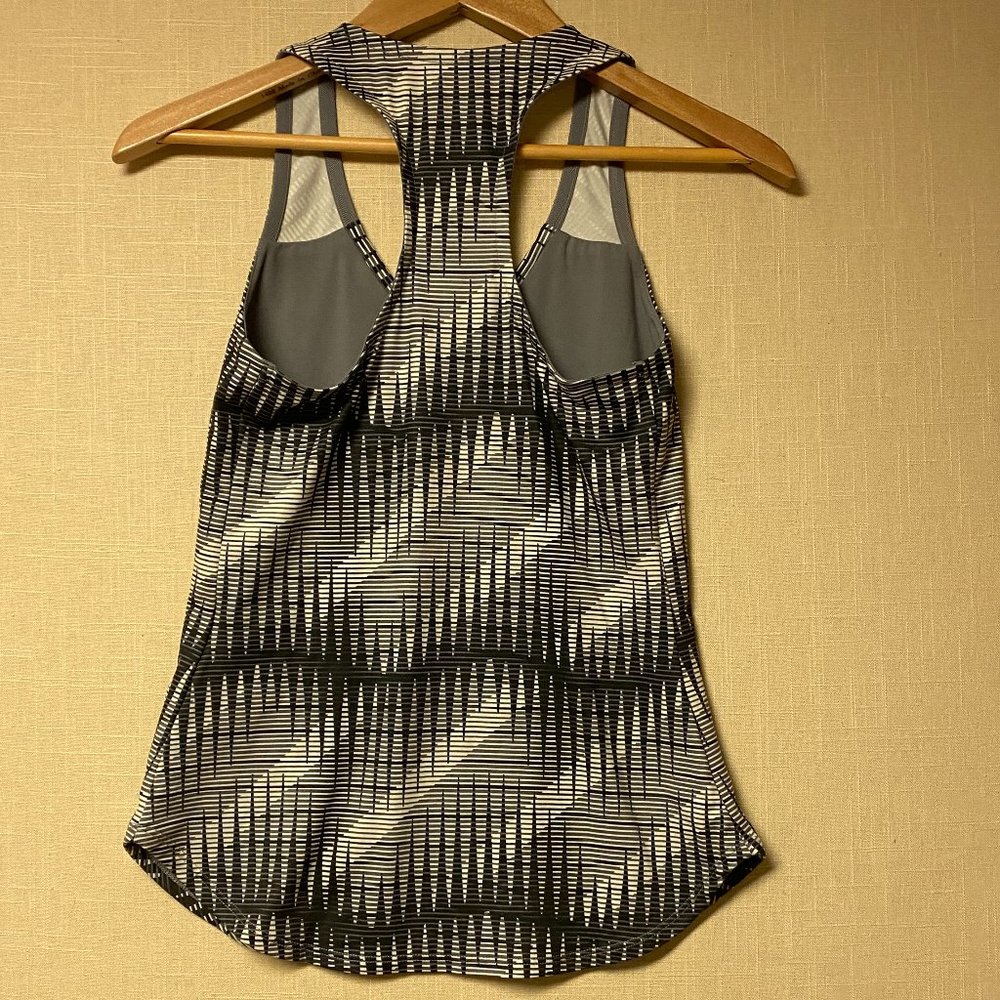 EUC Nike Court Dri-Fit Tennis Tank - Picture 4 of 4